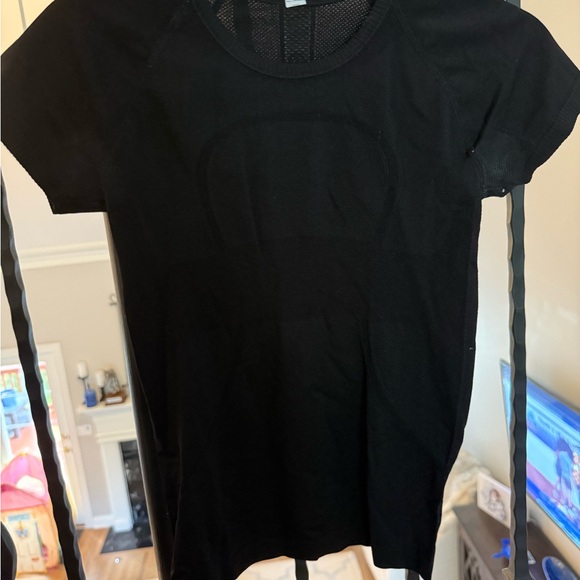 Lululemon Athletica Black Short Sleeve Tee Swiftly - Picture 1 of 2